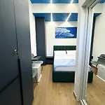 לינה וארוחת בוקר Marina Private